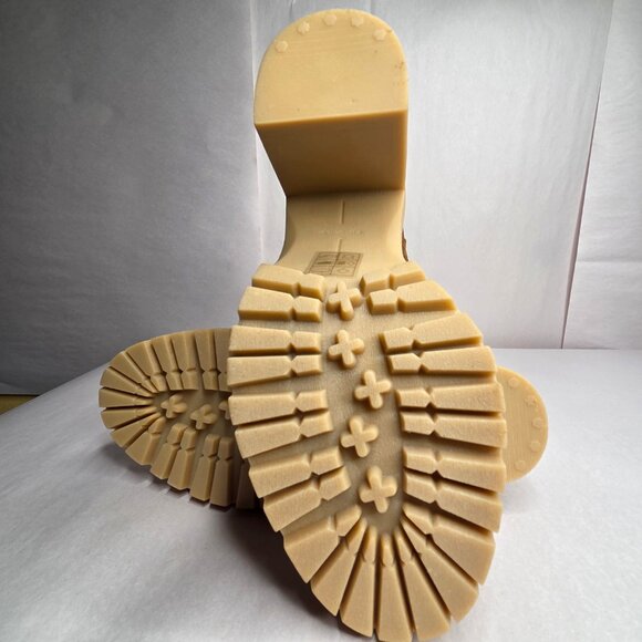 NWT Dolce Vita Women's Caster H2O Camel Suede Booties - Picture 4 of 6